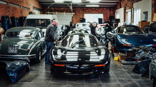 Classic car garage show