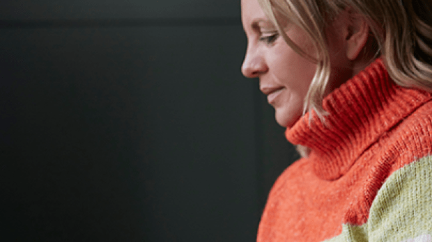 female-reading-report