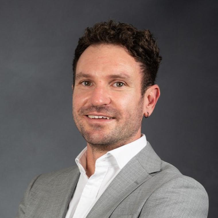 Photo of Justin Smith