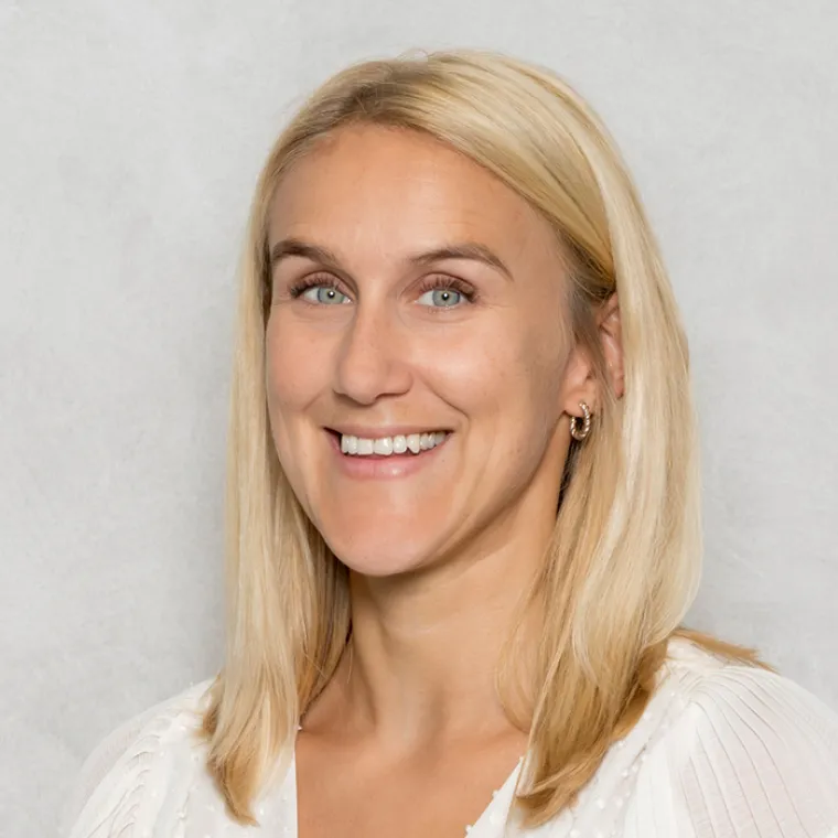 Photo of Lucy Bell