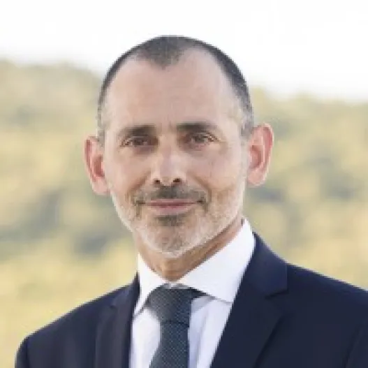 portrait of shay simkin