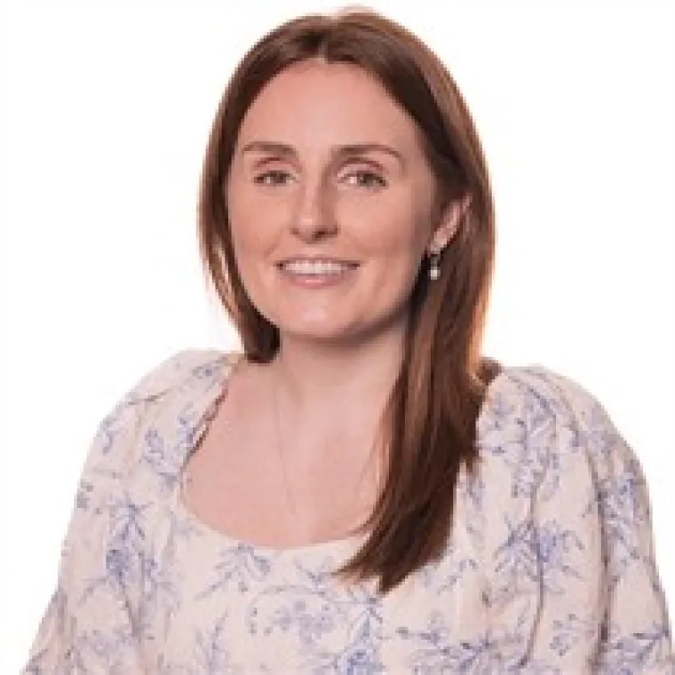 Photo of Laura Travers