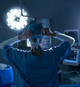 Surgeon in the theatre getting ready for an operation