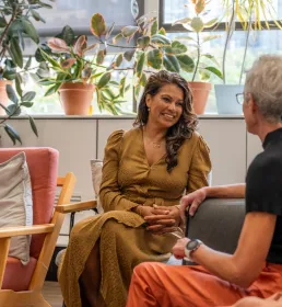 2 ladies talking
