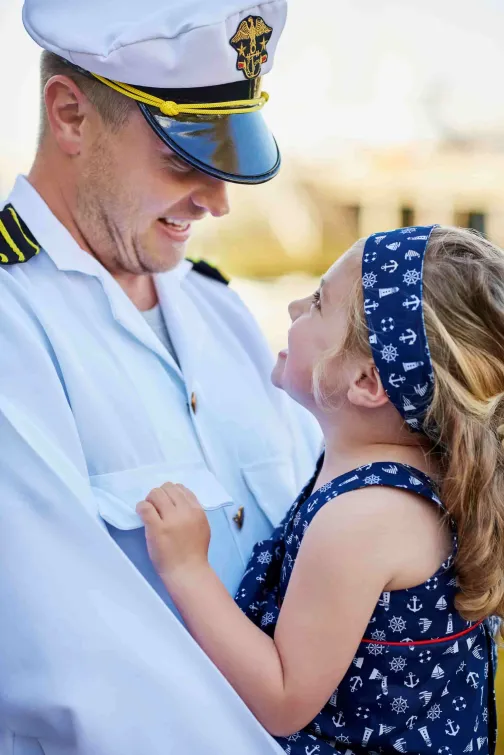 Seafarer coming home to his daughter
