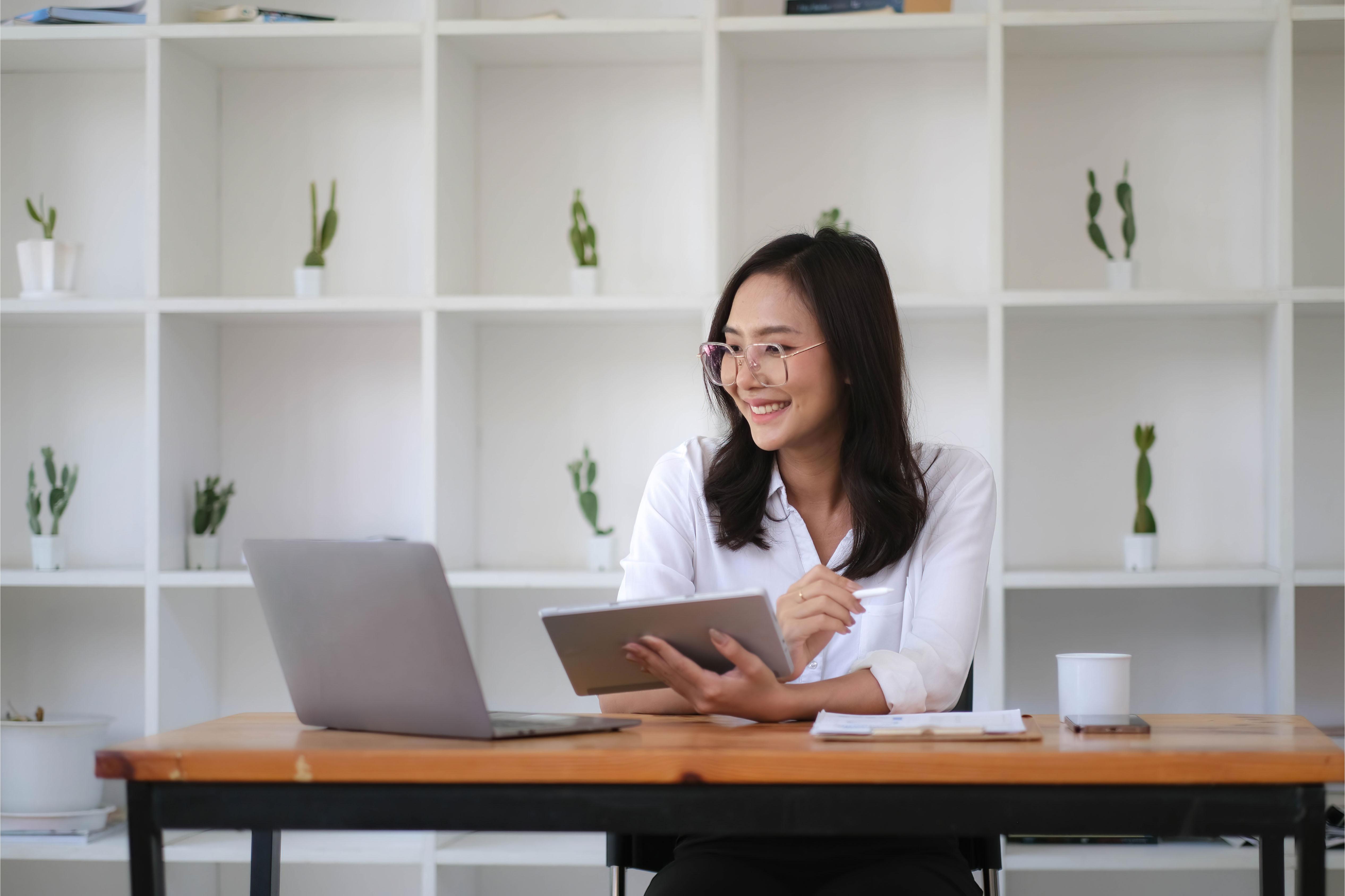 businesswoman busy on laptop