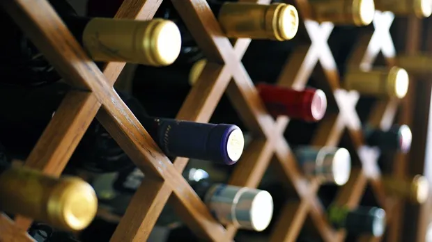 Vini di qualità: più costi e più rischi. Una soluzione per gestirli e proteggere il fatturato