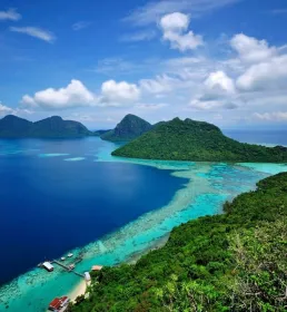 Scenic View of tropical islands Bohey Dulang Semporna, Sabah
