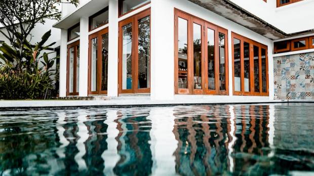 Malaysian high net worth family home with swimming pool