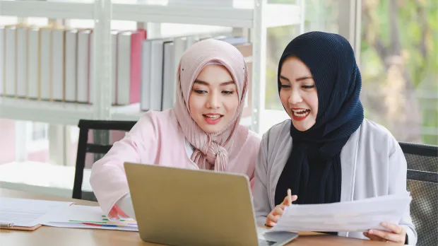 Muslim business woman