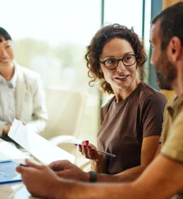 Aandeelhouder met accountant in gesprek