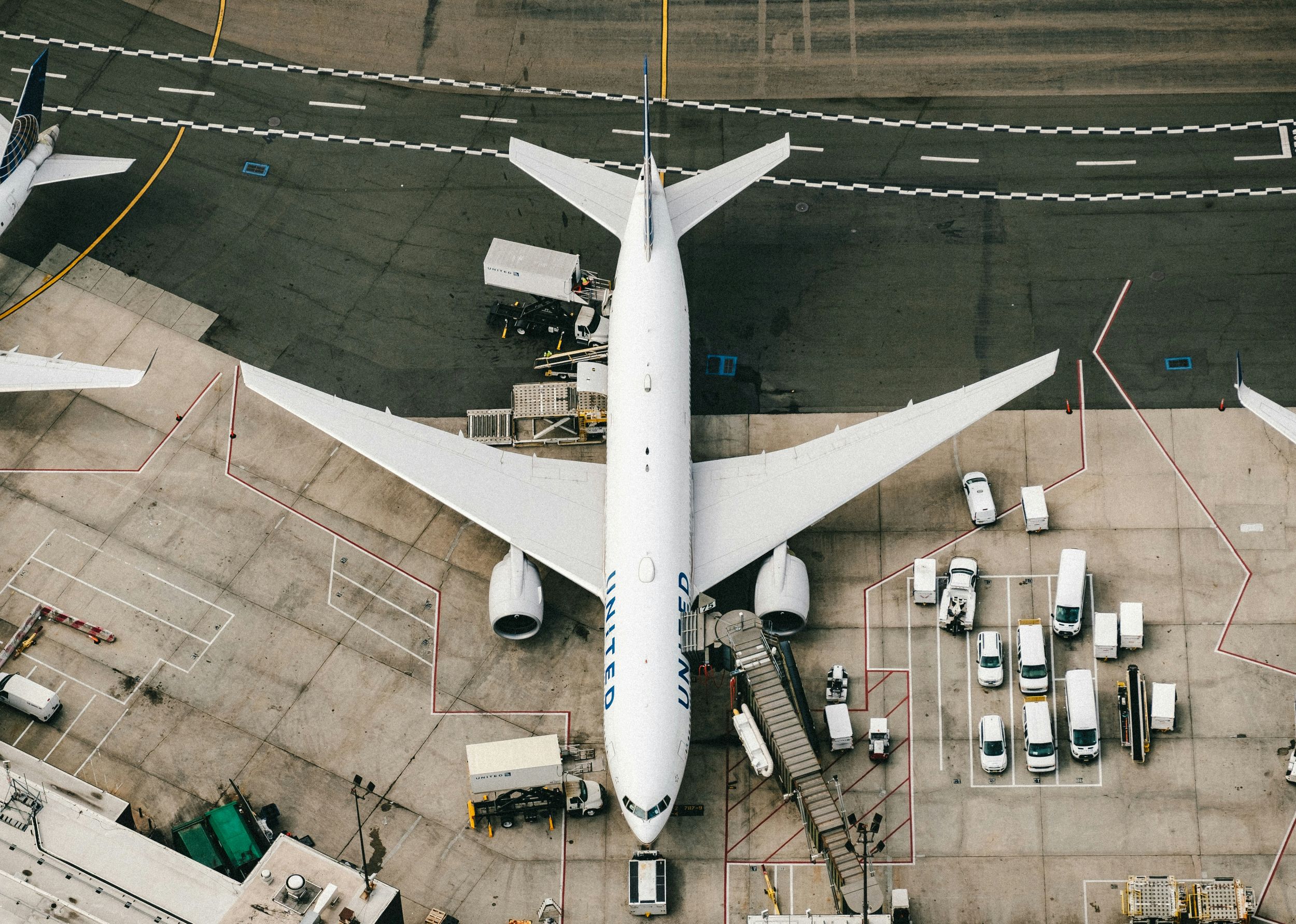 United commercial plane
